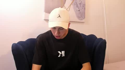 Snapshot of harry_klein chatting on October 29, 3:42 am H K online show from October 29, 3:42 am