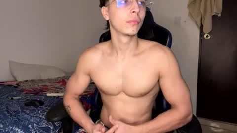 Snapshot of harry_p01 chatting on October 8, 4:10 am harry_p01 online show from October 8, 4:10 am