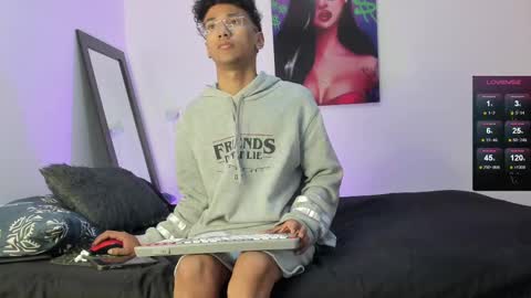 Snapshot of harrytwink18 chatting on February 21, 1:22 pm HARRY online show from February 21, 1:22 pm