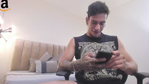 Harry Jones online show from December 3, 8:28 pm