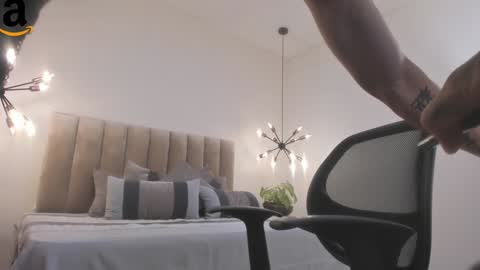 Harry Jones online show from December 8, 8:58 pm