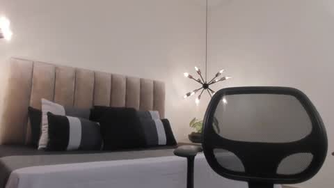 Harry Jones online show from January 8, 5:59 pm