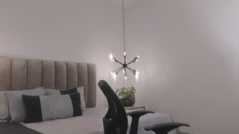 Harry Jones online show from February 4, 5:34 pm