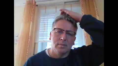 Snapshot of hartl67 chatting on October 25, 2:46 pm hartl67 online show from October 25, 2:46 pm