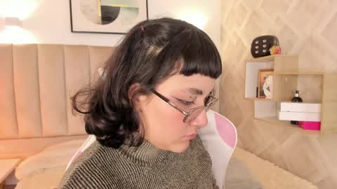 Haru Bonny online show from April 8, 9:04 pm