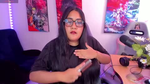 karen  online show from May 30, 6:38 pm