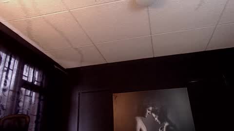 Snapshot of hat_guy01 chatting on February 3, 8:25 pm hat_guy01 online show from February 3, 8:25 pm