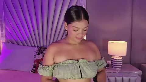 hatsajones online show from June 19, 4:39 am