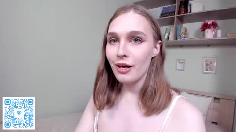 Mia online show from April 15, 3:19 pm