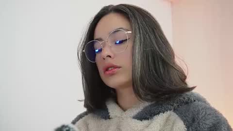 hawaiibliss_18 online show from February 5, 9:30 pm