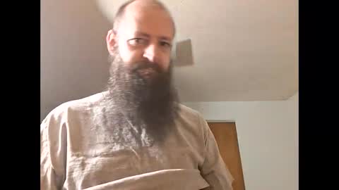 Snapshot of hawktalon007 chatting on November 11, 2:06 pm Robert online show from November 11, 2:06 pm