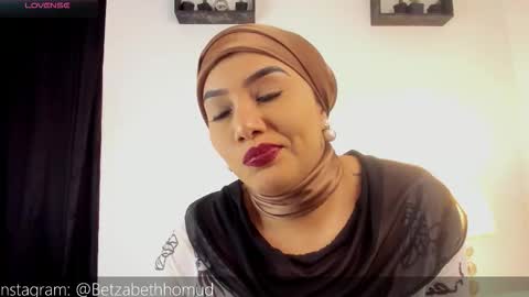 Hayat online show from February 3, 9:42 pm