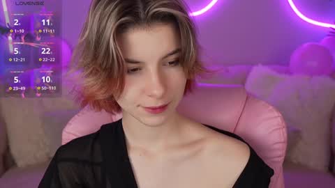 haylaamber online show from December 2, 8:11 pm