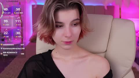 haylaamber online show from December 3, 10:17 am