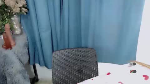 Snapshot of haylee_slut chatting on December 5, 1:58 am haylee online show from December 5, 1:58 am