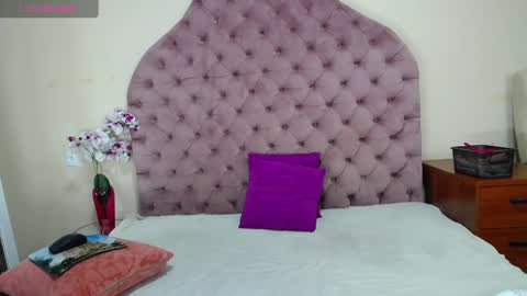 Snapshot of hazel_agata chatting on December 3, 5:53 am Agata online show from December 3, 5:53 am