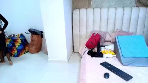 Snapshot of hazel_kataleya chatting on November 8, 7:12 pm kataleya online show from November 8, 7:12 pm