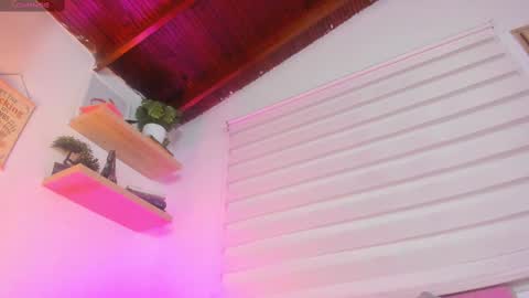 Snapshot of hazel_shy chatting on March 3, 10:10 pm Im Hazel online show from March 3, 10:10 pm