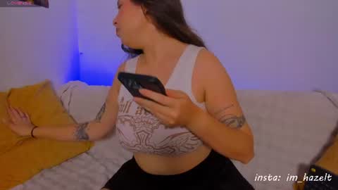 Im Hazel online show from July 31, 9:25 pm
