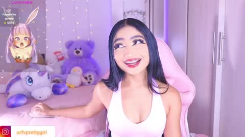 Snapshot of hazelbabee_ chatting on May 2, 6:29 am Lynn online show from May 2, 6:29 am