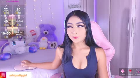 Snapshot of hazelbabee_ chatting on June 5, 9:15 am Lynn online show from June 5, 9:15 am