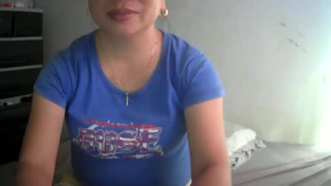 Snapshot of hazeldhane chatting on December 15, 5:34 am hazeldhane online show from December 15, 5:34 am