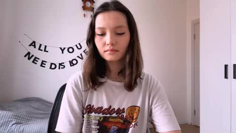 Kira online show from April 27, 9:18 am