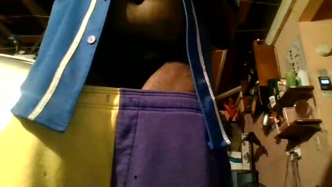 Snapshot of hbdj2164 chatting on October 13, 10:48 am hbdj2164 online show from October 13, 10:48 am