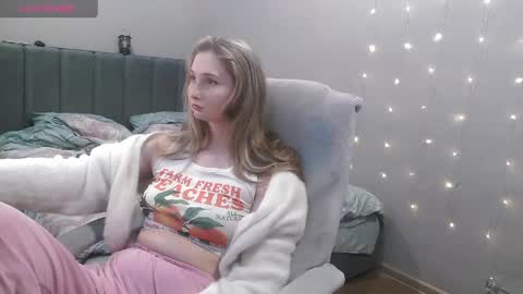 crabster online show from April 13, 6:13 pm