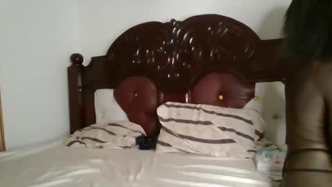 Snapshot of heart_star chatting on January 9, 11:13 am heart_star online show from January 9, 11:13 am