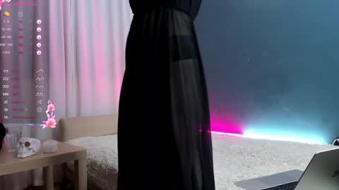 Snapshot of heaven_blonde chatting on December 6, 3:33 pm Our names are Anette and Alice online show from December 6, 3:33 pm