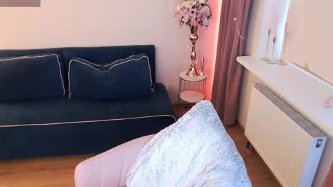 Heaven girl online show from April 23, 5:04 pm