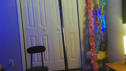 Snapshot of heavenllyy chatting on June 7, 2:37 am Heavenllyy online show from June 7, 2:37 am