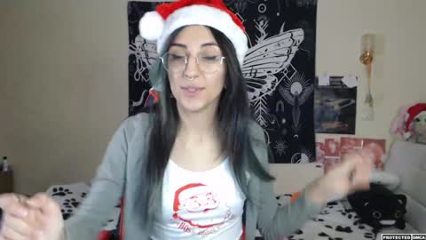 Snapshot of heavenlycreature chatting on December 26, 12:25 am Diana online show from December 26, 12:25 am