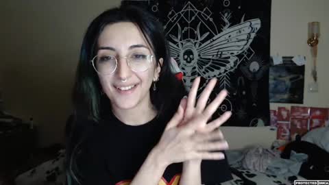 Snapshot of heavenlycreature chatting on January 2, 2:33 am Diana online show from January 2, 2:33 am