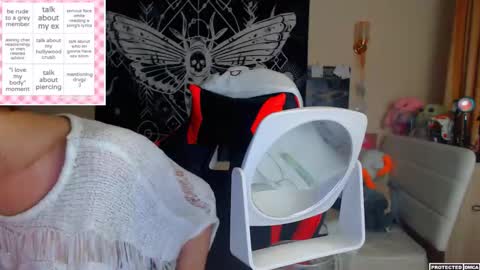 Snapshot of heavenlycreature chatting on October 13, 12:32 am Diana online show from October 13, 12:32 am