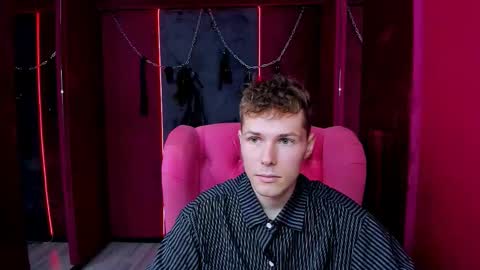 Snapshot of hector_spector chatting on October 5, 11:19 am Hector online show from October 5, 11:19 am