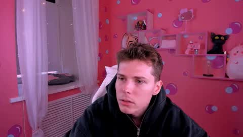 Snapshot of hector_spector chatting on October 19, 10:49 am Hector online show from October 19, 10:49 am