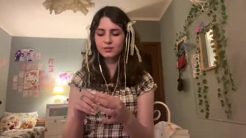 Sarah online show from December 2, 3:51 pm