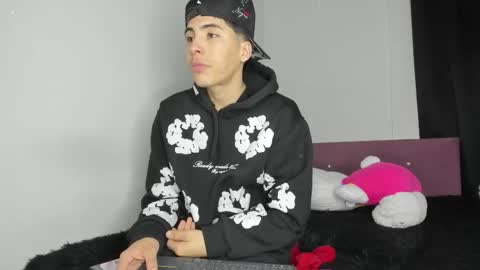 Snapshot of heellboy_ chatting on May 2, 9:36 am heellboy_ online show from May 2, 9:36 am
