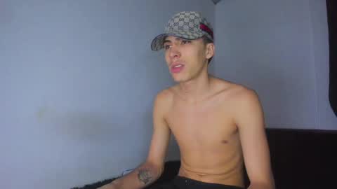 Snapshot of heellboy_ chatting on May 24, 3:44 am heellboy_ online show from May 24, 3:44 am