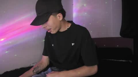 Snapshot of heellboy_ chatting on May 25, 4:07 am heellboy_ online show from May 25, 4:07 am