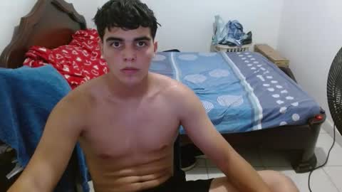 Snapshot of heiker__ chatting on February 20, 5:04 am heiker__ online show from February 20, 5:04 am