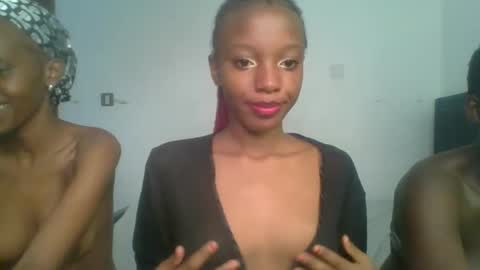 heilybunny online show from April 3, 9:18 am