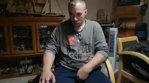 xxScubaStevexx online show from April 13, 12:38 am