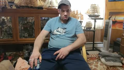 xxScubaStevexx online show from April 28, 5:29 pm