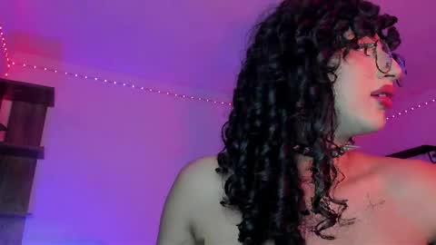 Heka Prudence online show from April 7, 3:29 am