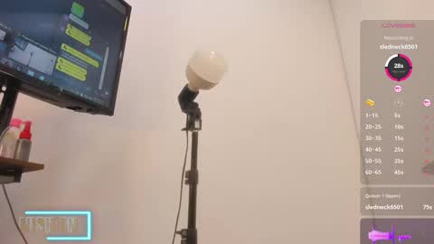 Snapshot of heleenhott_ chatting on November 27, 12:35 am hellen online show from November 27, 12:35 am