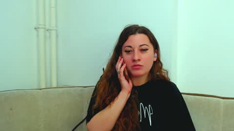 helen_adams_ online show from December 23, 8:00 am