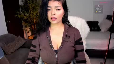 Snapshot of helen_miller chatting on June 14, 6:04 am helen_miller online show from June 14, 6:04 am